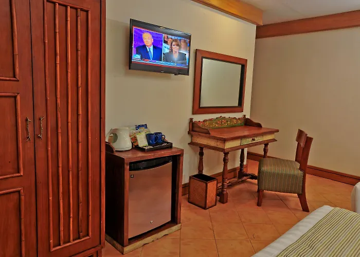 Costabella Tropical 4* Lapu-Lapu City