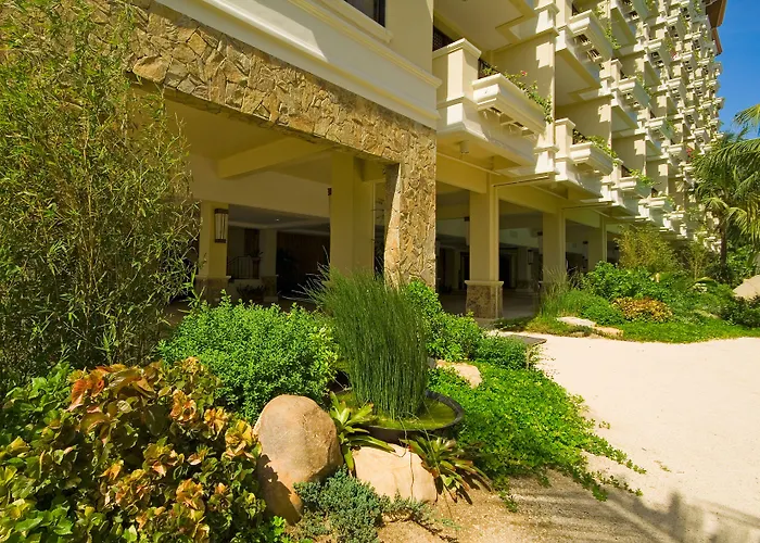 Costabella Tropical 4* Lapu-Lapu City